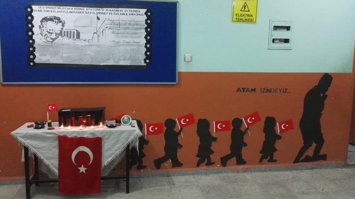 10 Kasım Atatürk'ü anma pano çalışması yapıldı